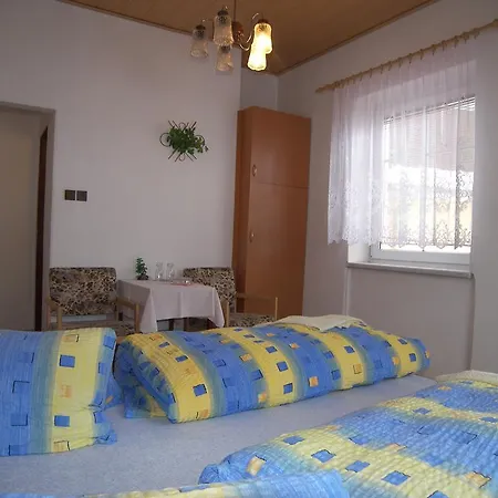 U Antonickova Pramene בית הארחה 3*